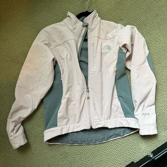 The North Face Women's Light Pink and Gray Ski Jacket - Picture 1 of 3